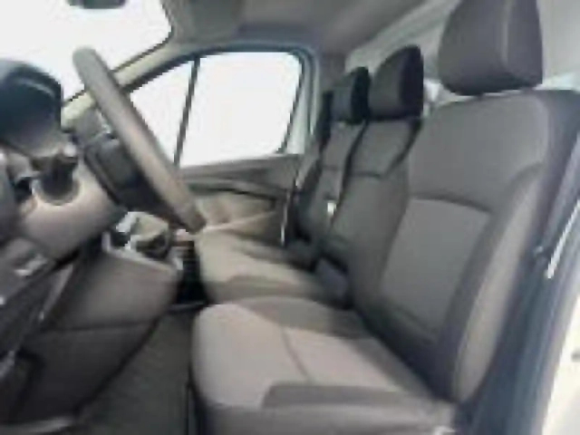 Renault Trafic fg l1h1 3t 2.0 blue dci 130ch confort e6e — photo 12