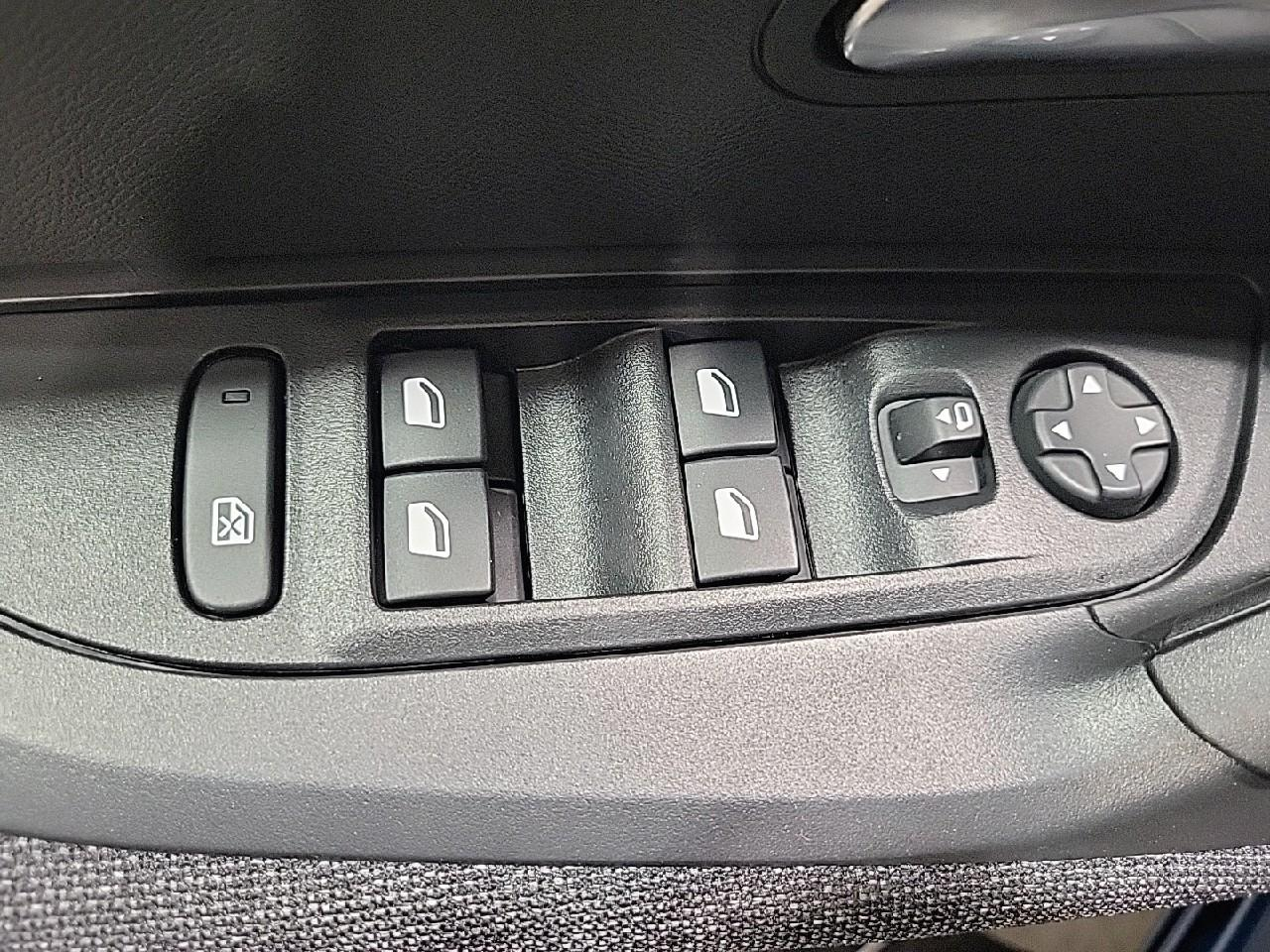 Peugeot 2008 100 s&s bvm6 style — photo 23