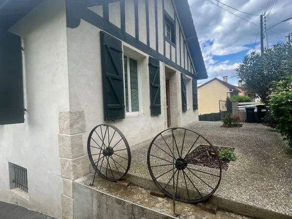 Maison rénovée de 120m2 avec jardin de 800m2 et sous-sol - Garindein