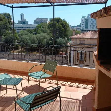 Bel appartement avec terrasse centre historique
