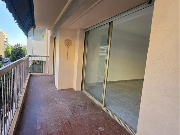 Appartement - 4ème étage - 71,54 m2 - 3 pièces - Non meublé