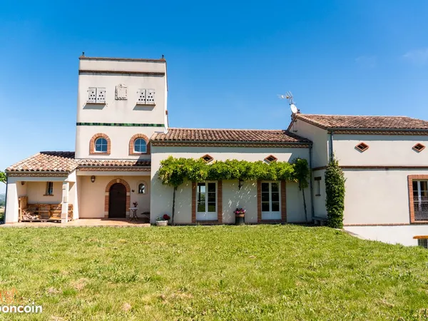 Tarn 81 - Grande maison de caractère contemporaine avec studio indépendant et vue exceptionnelle