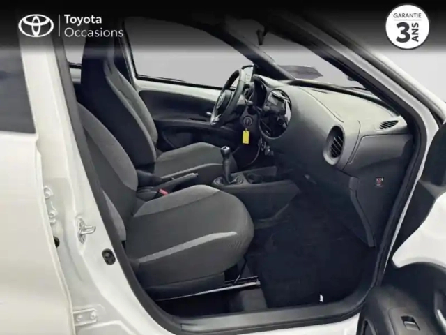 Toyota Aygo x 1.0 vvt-i 72ch dynamic my24 — photo 6