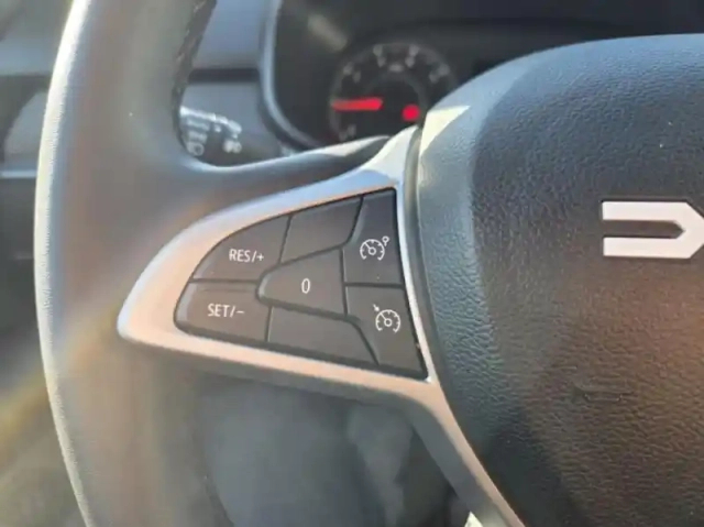 Dacia Sandero 1.0 tce 90ch journey — photo 36