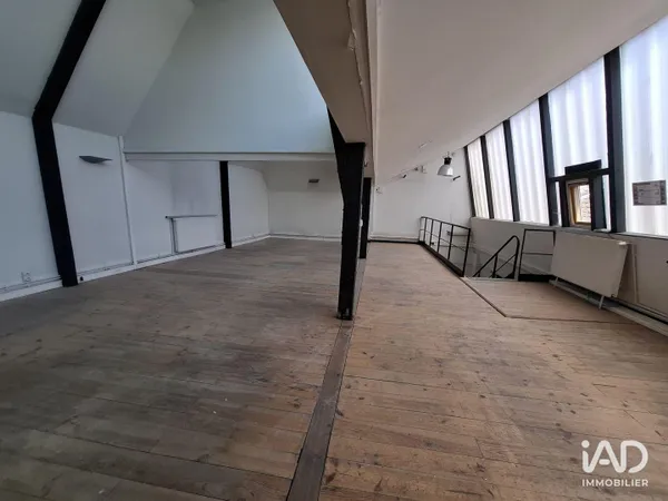 Local commercial 225 m²