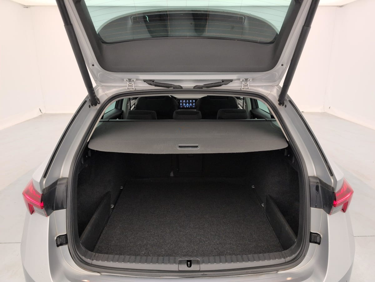 Skoda Octavia Combi — photo 11