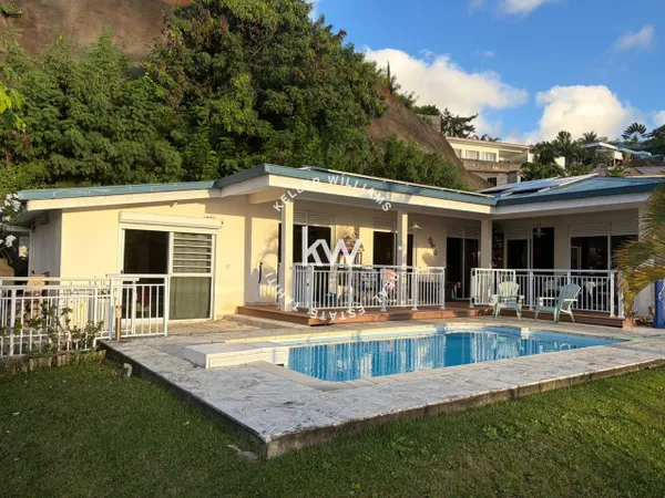 En Exclusivité, Villa vue mer, au porte de Papeete.