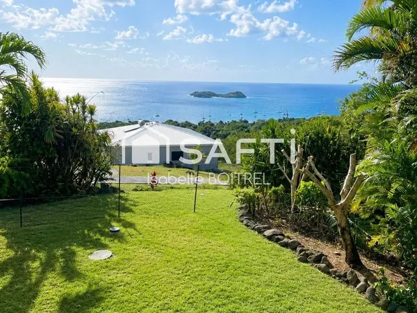 Villa T5 avec vue mer et beaux volumes.