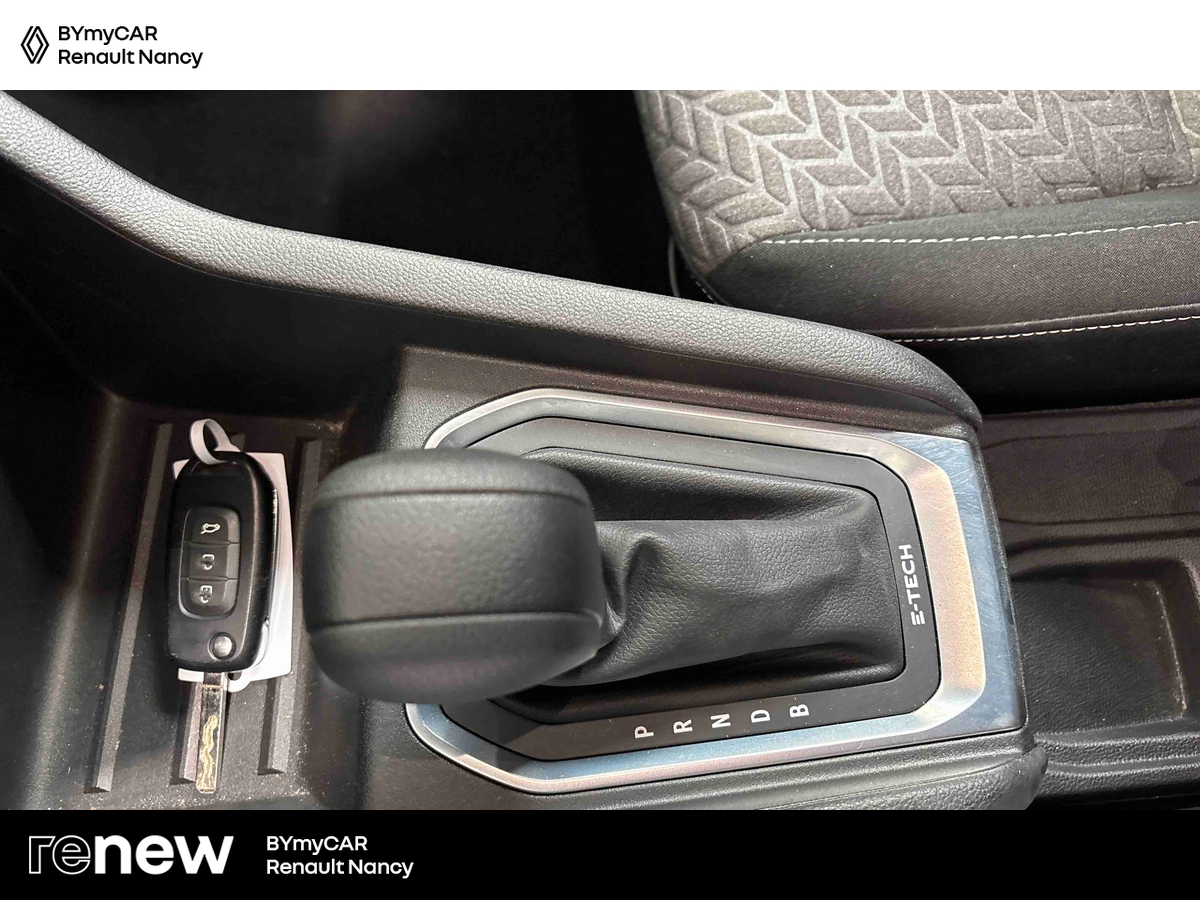 Renault Clio E-Tech 140 - 21N — photo 18