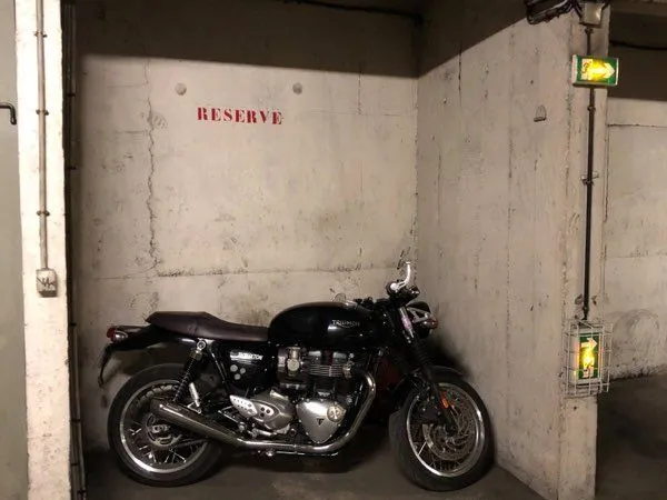 Parking moto sécurisé 49 rue Ordener Paris 75018
