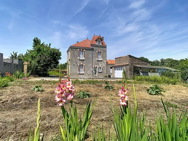 Maison style bourgoise à vendre à Gesté