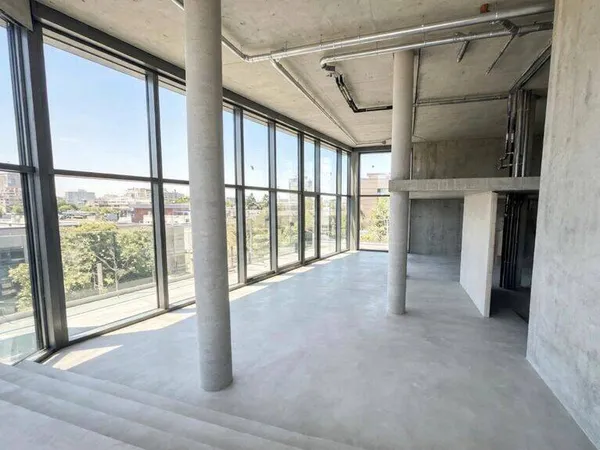 Local commercial 205 m²