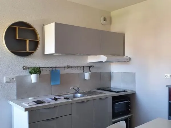 Charmant Studio meublé avec place de parking en sous sol - Besançon St Ferjeux