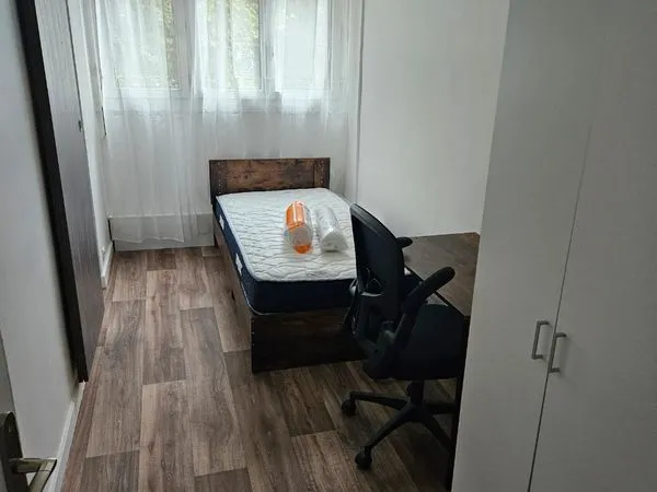 Cchambre avec douche dans colocation meublée
