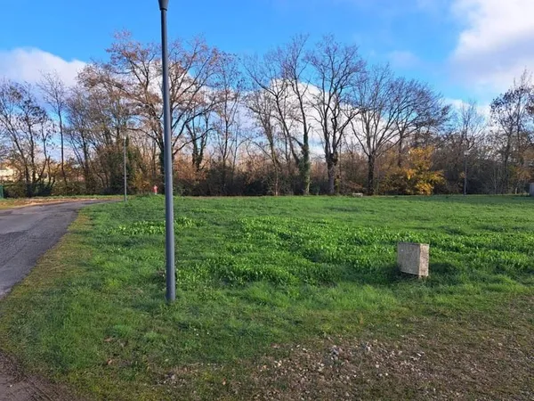 TERRAIN CONSTRUCTIBLE 875 AVEC VUE