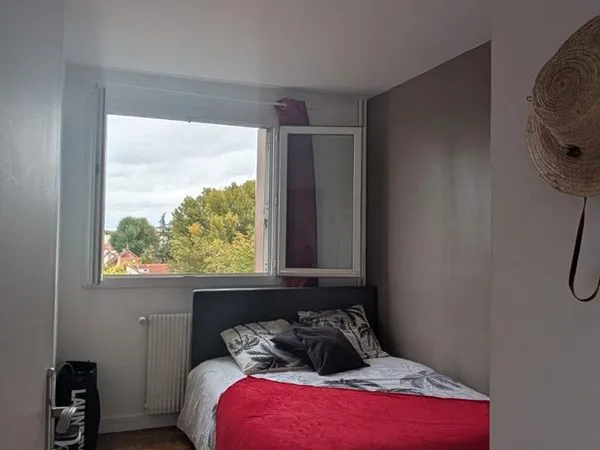 Chambre à louer femme uniquement