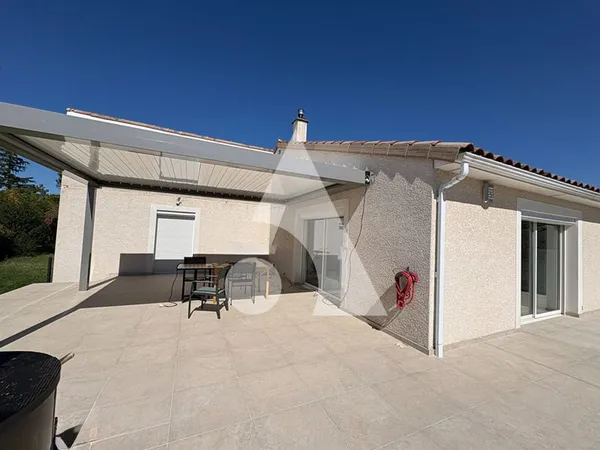 Maison contemporaine de 2015 avec terrasse et jardin - St Didier-sous-Aubenas