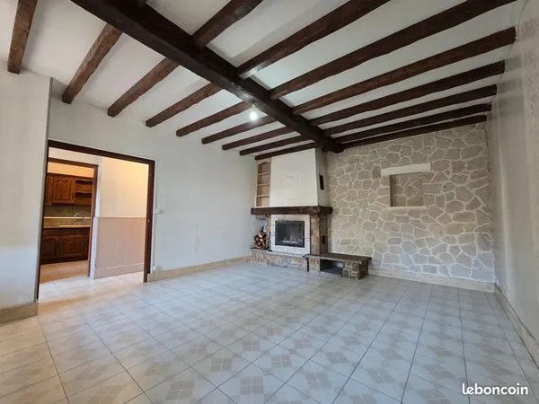 Maison 2chb + 1bureau + 50m²cour + parking