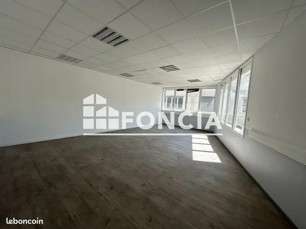 Local commercial 170 m²