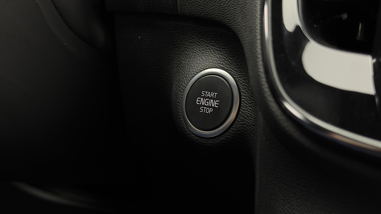 Volvo XC40 T5 Recharge 180+82 ch DCT7 — photo 33