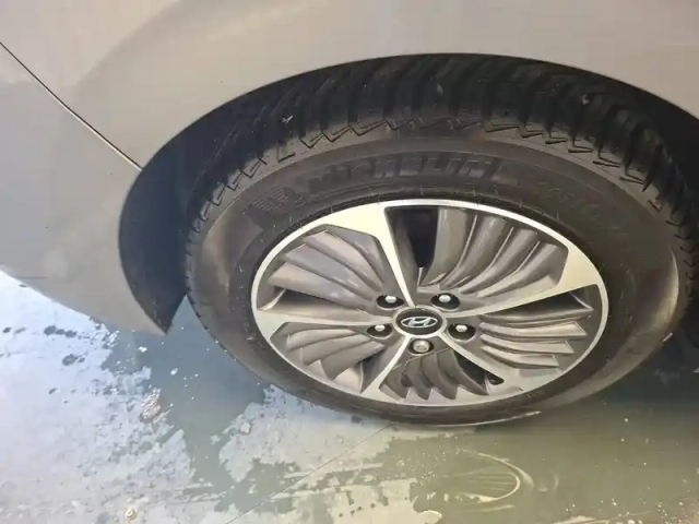 Hyundai Ioniq plug-in 141 ch — photo 82