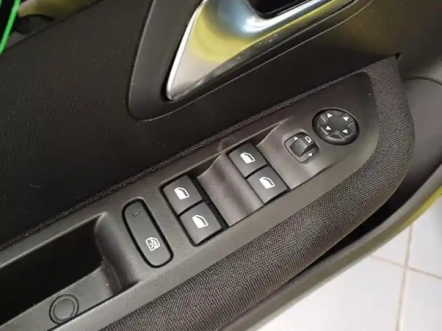 Peugeot 208 1.2 puretech 100ch s&amp;s active — photo 9