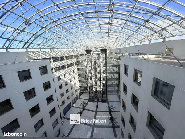 Bureaux 300 m²