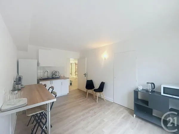 Local commercial 1 pièce 152 m²