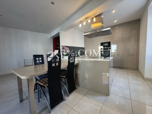 Appartement 6 pièces 160 m²