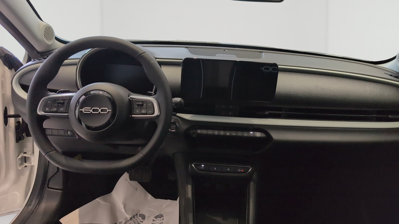 Fiat 600 1.2 HYBRID 100 CH DCT6 — photo 9