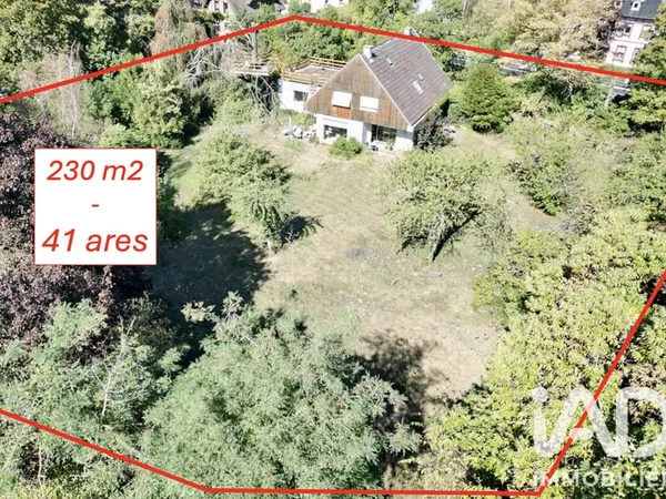 Maison 9 pièces 230 m²