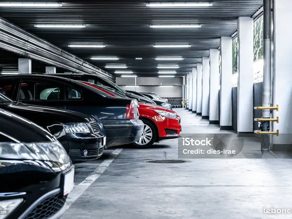Parking couvert tramC
