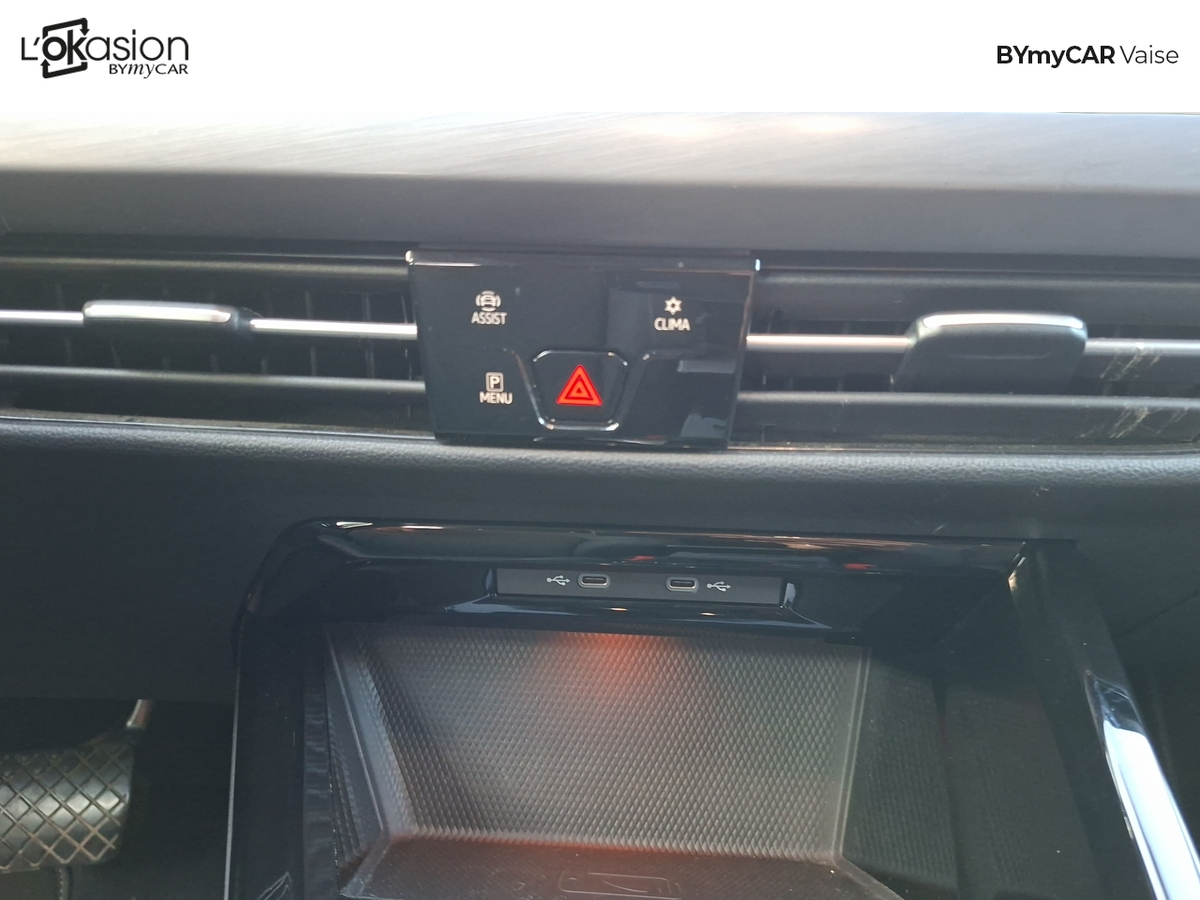 Volkswagen Golf 1.5 eTSI OPF 150 DSG7 — photo 17