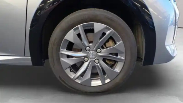 Peugeot 208 electrique 50 kwh 136ch — photo 11