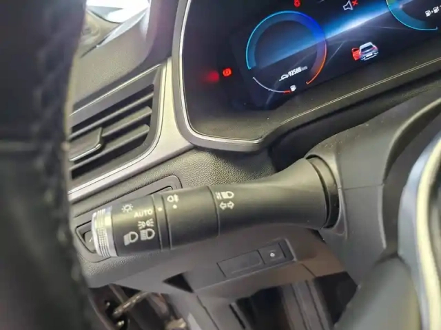 Renault Captur e-tech plug-in 160 - 21 — photo 38
