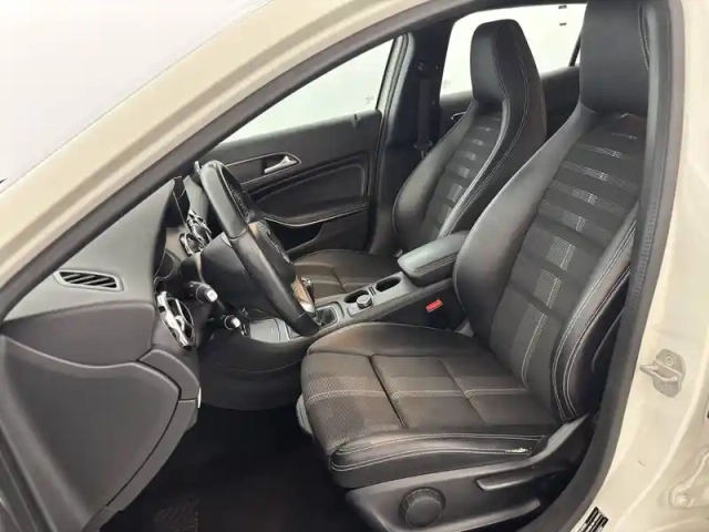 Mercedes Gla 180 d — photo 23