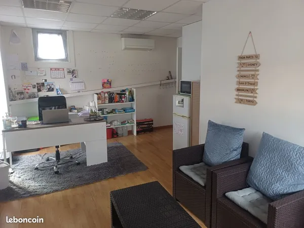 Bureau à louer au mois
