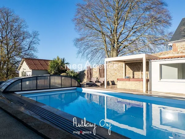 Maison de ville 10 pièces - 247 m²