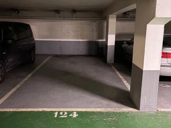 Porte de Versailles À louer place de parking