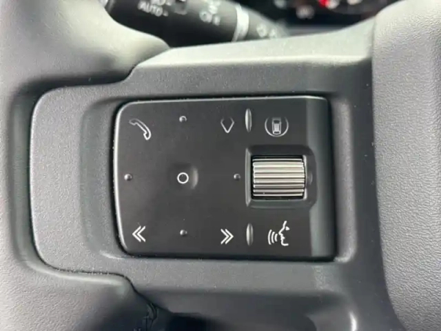 Land Rover Defender 110 2.0 p300e phev x-dynamic hse — photo 12