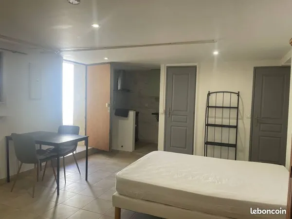 Grand studio meublé ds maison en coloc