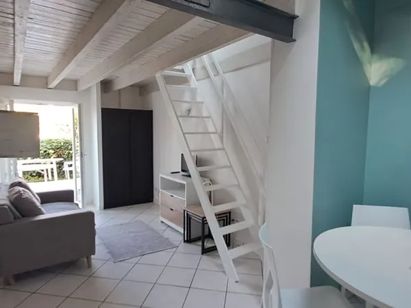 Studio mezzanine meublé