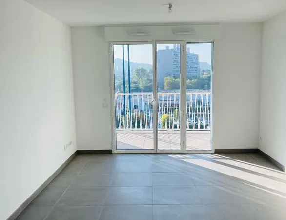 À louer : Superbe T3 avec terrasse et parking - 8ème arrondissement de Marseille