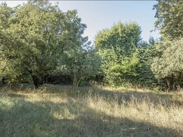 Vente Terrain à bâtir de 750m² - 13100 Saint-Marc-Jaumegarde