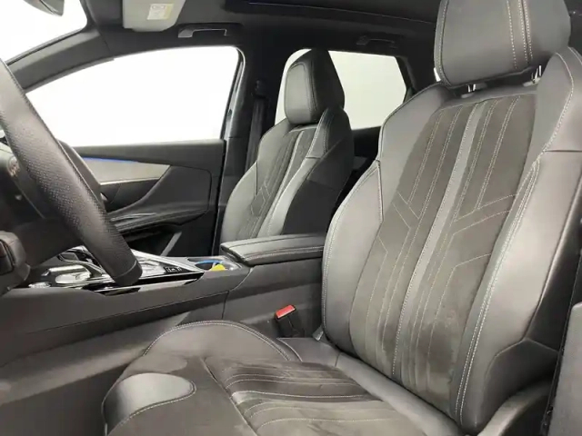 Peugeot 3008 hybrid4 300 e-eat8 — photo 14