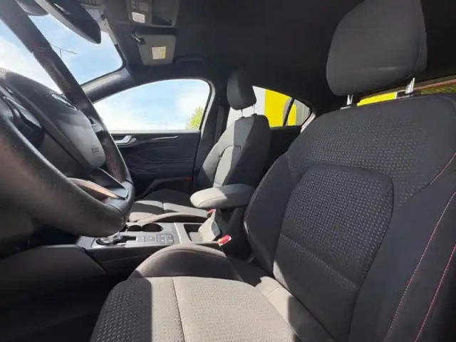 Ford Focus 2.0 150 st-line bva8 — photo 13