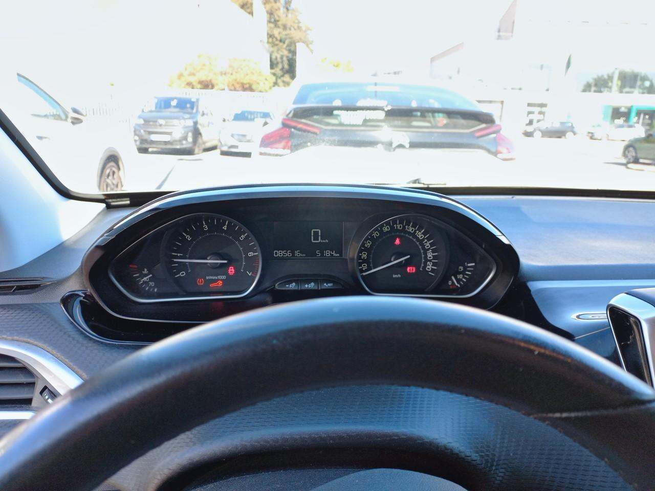 Peugeot 2008 puretech 110ch s&s bvm6 signature — photo 17