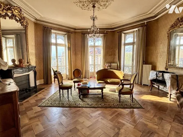 Appartement 6 pièces 206 m²