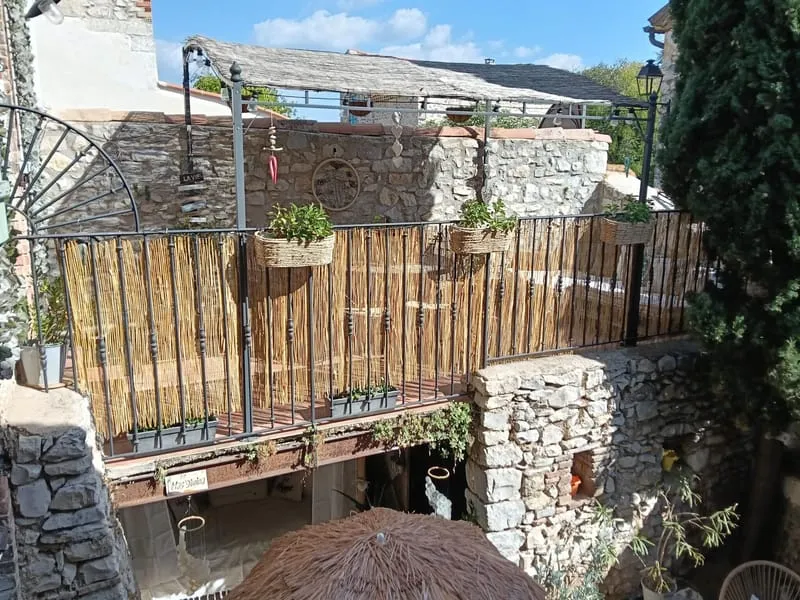 Photo 3