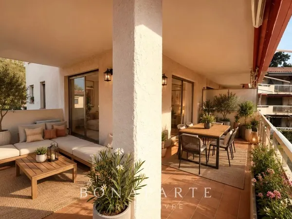 SAINT RAPHAEL / SANTA LUCIA - APPARTEMENT RÉNOVÉ - TERRASSE 22 M²
